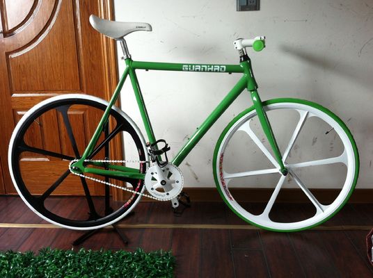 Bicicleta de engranaje fijo de color personalizado con marco de aleación de aluminio y rueda pequeña de aleación de magnesio