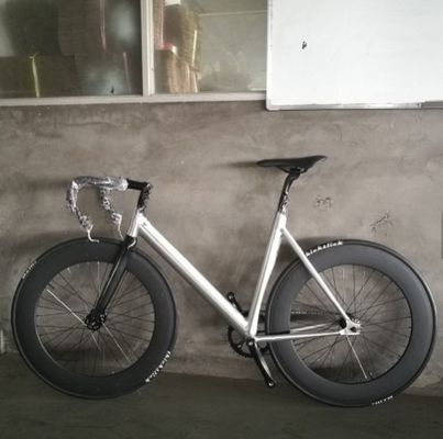 700C CE OEM 7005 de aleación de aluminio de engranaje fijo de velocidad única para adultos de 80 mm de aro de bicicletas de pista con tenedor de carbono
