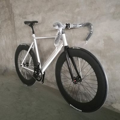 700C CE de peso ligero de aluminio 7075 marco de fibra de carbono tenedor de velocidad única bicicleta de engranaje fijo