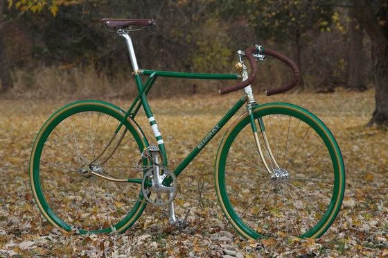 Bicicleta de velocidad única de la antigua moda Vintage OEM CE Fija de engranaje de la bicicleta de velocidad única Peso bruto 13kg Durable