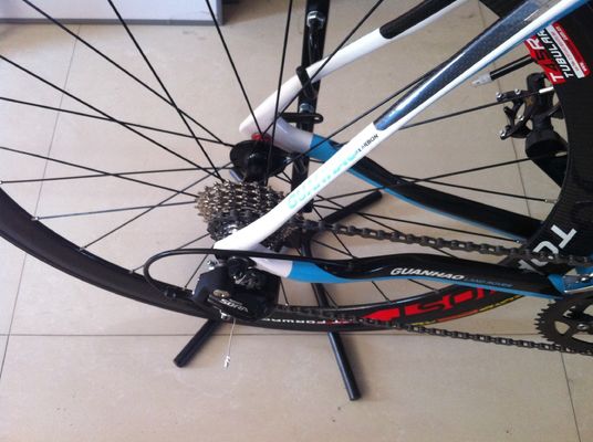 Marco de fibra de carbono 700C Shimano SORA-5700 18Grupo de velocidad 6KG Bicicleta de carreras de carretera de velocidad