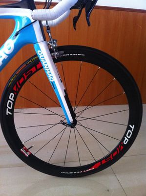 Marco de fibra de carbono 700C Shimano SORA-5700 18Grupo de velocidad 6KG Bicicleta de carreras de carretera de velocidad
