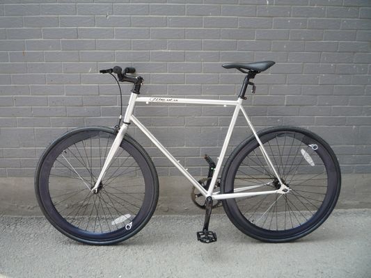 Aprobación CE Colorido neumático de bicicleta de engranaje fijo 700*23C/25C/28C KENDA Material de aro de aluminio