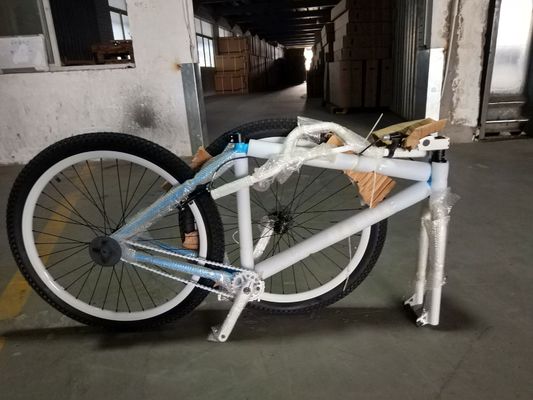 26 pulgadas Adultos BMX Bike Bicicleta de estilo libre con cadena KMC 1,6m de longitud