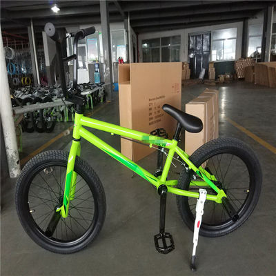 26 pulgadas Adultos BMX Bike Bicicleta de estilo libre con cadena KMC 1,6m de longitud
