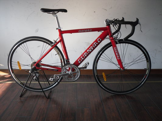 Cable sin hilos 700c CE Shimano 21S Cuadro de aluminio Taiwán Partes Bicicleta de carretera para hombres