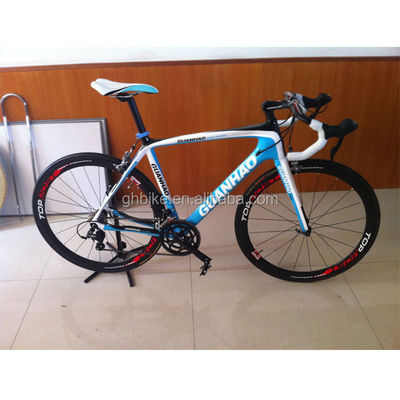 Construcción duradera 700C 18S Bicicleta de carreras de fibra de carbono completa con pedal ordinario
