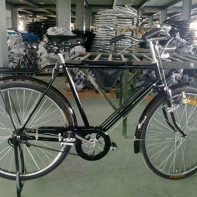 Bicicleta de ciudad de 26 pulgadas con estilo clásico en la ciudad moderna