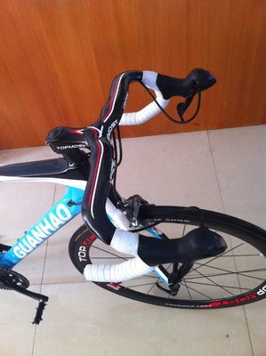 Cuadro de carbono de bicicleta 700C con material de tenedor de fibra de carbono y manillar de carbono