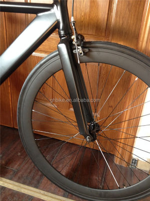 700c Black Aluminum Frame Fixie Bike con doble V freno de engranaje fijo hombre bicicleta de pista