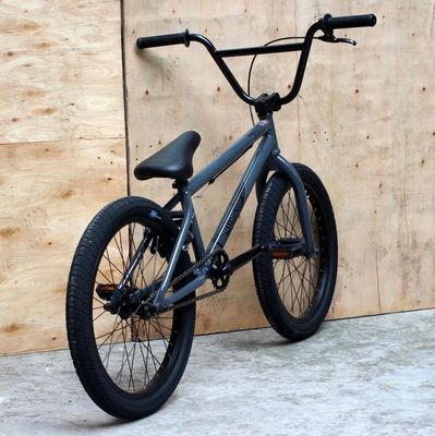 Bicicleta callejera BMX de color dorado de 20 pulgadas para niños Wellgo Pedal de aluminio y marco de acero Hi-Ten