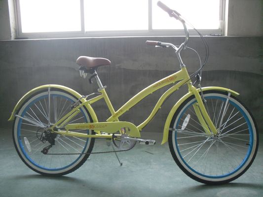 Mujeres hermosas Bicicleta de crucero de playa con pegatina de agua interna de 26 pulgadas 3 velocidades OEM / ODM