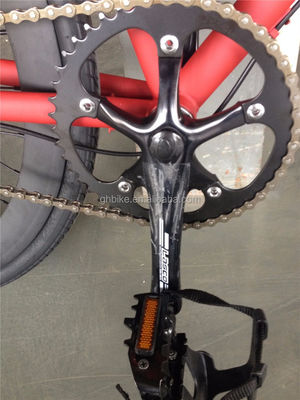 Bicicleta de 3 velocidades de color rojo con neumático Kenda y Neco Head Set en marco cromolítico