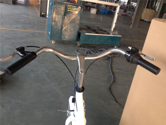 Cuadro de acero trasero de 26 pulgadas Nexus 3 velocidad de las damas de la ciudad de la bicicleta para ir y venir a la ciudad
