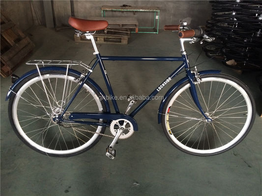 Cruce sin esfuerzo por la ciudad en esta bicicleta de 3 velocidades para hombres con cesta
