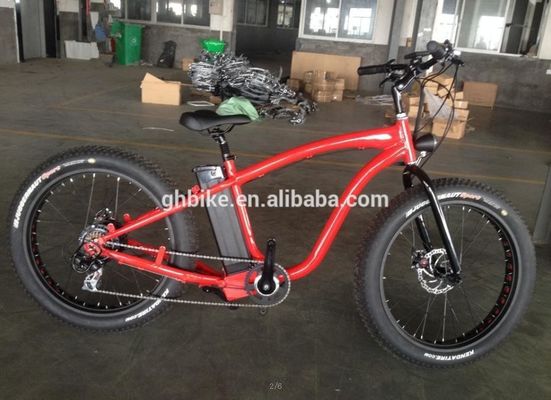 Cuadro de aleación de aluminio de 26 pulgadas 7 velocidades neumático de grasa bicicleta eléctrica crucero con batería de litio