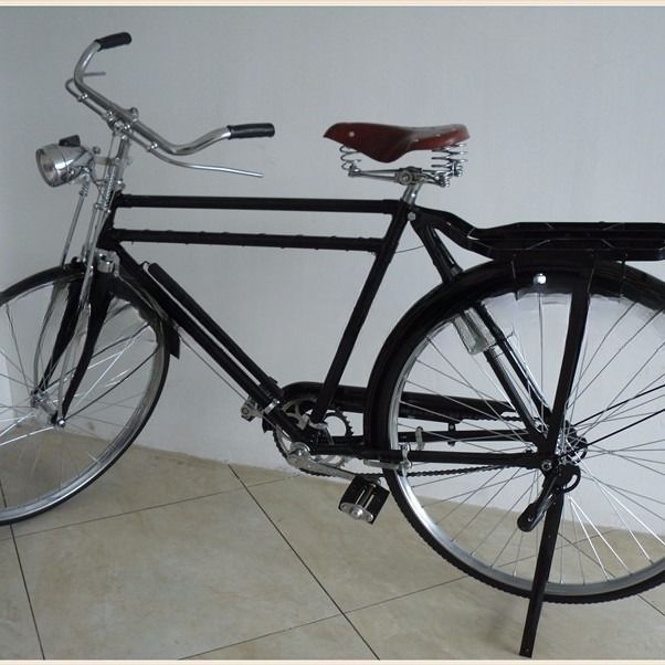 Bicicleta holandesa de estilo clásico para hombres con freno de montaña y tipo de pedal ordinario