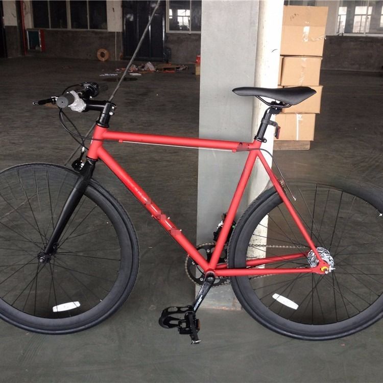 Pedal de aleación 700C Fixie Single Speed Road Bike con un hermoso color y un buen modelo